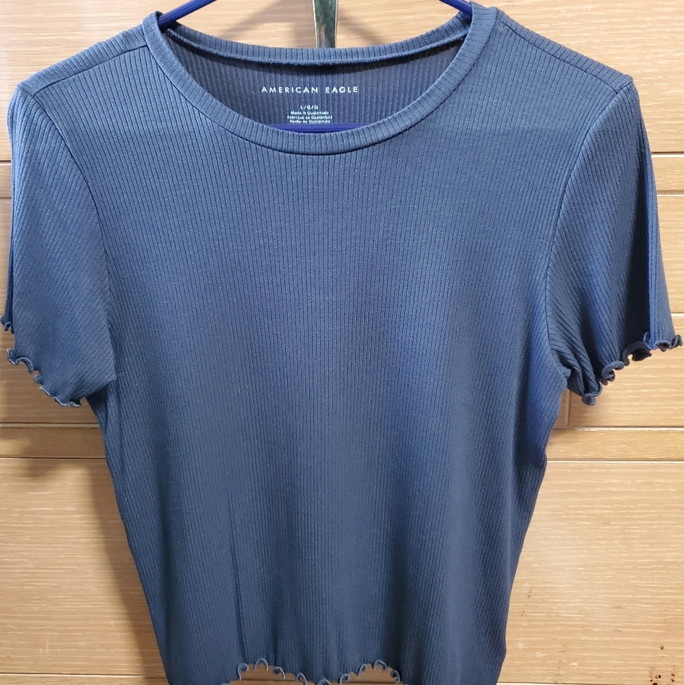 American Eagle crop shirt